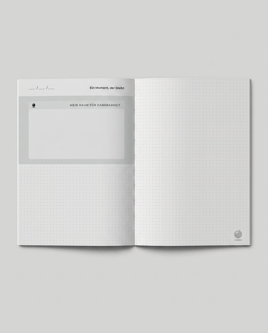 LITTLE BIG MOMENTS – Journal