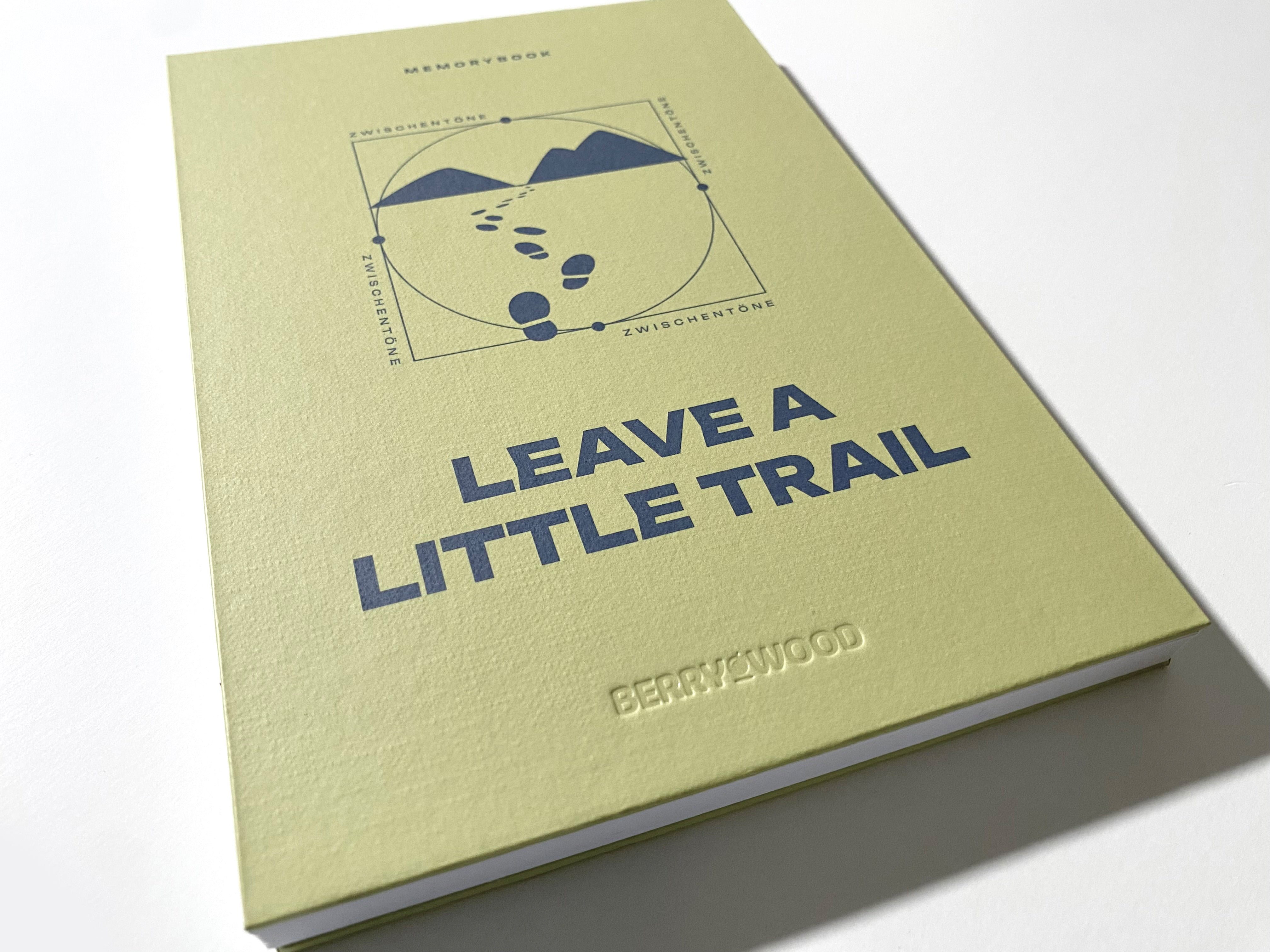 Leave a Little Trail Bullet Journal A5 – geprägtes Berrywood-Logo auf strukturiertem Limette-Einband