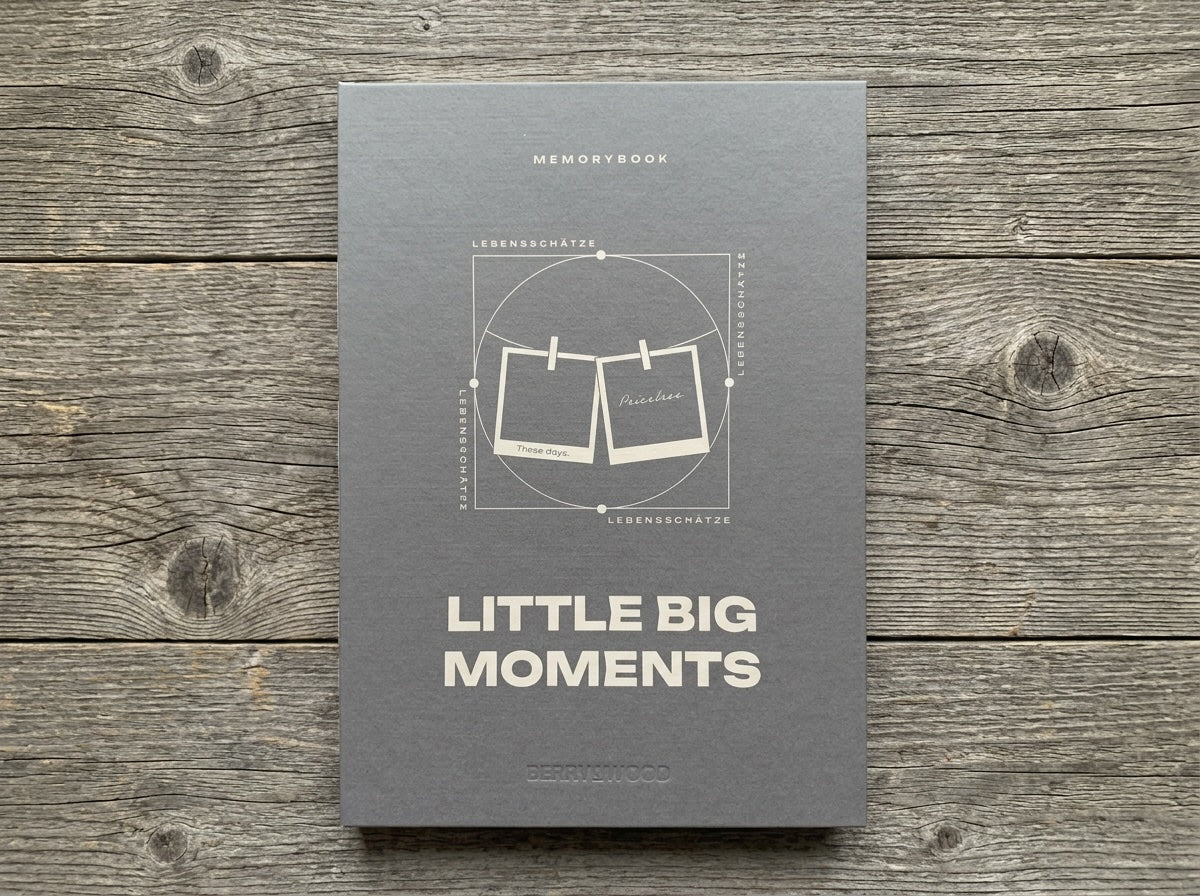Little Big Moments Bullet Journal A5 in der Farbedition Olivine/Creme – Memorybook auf rustikalem Holz