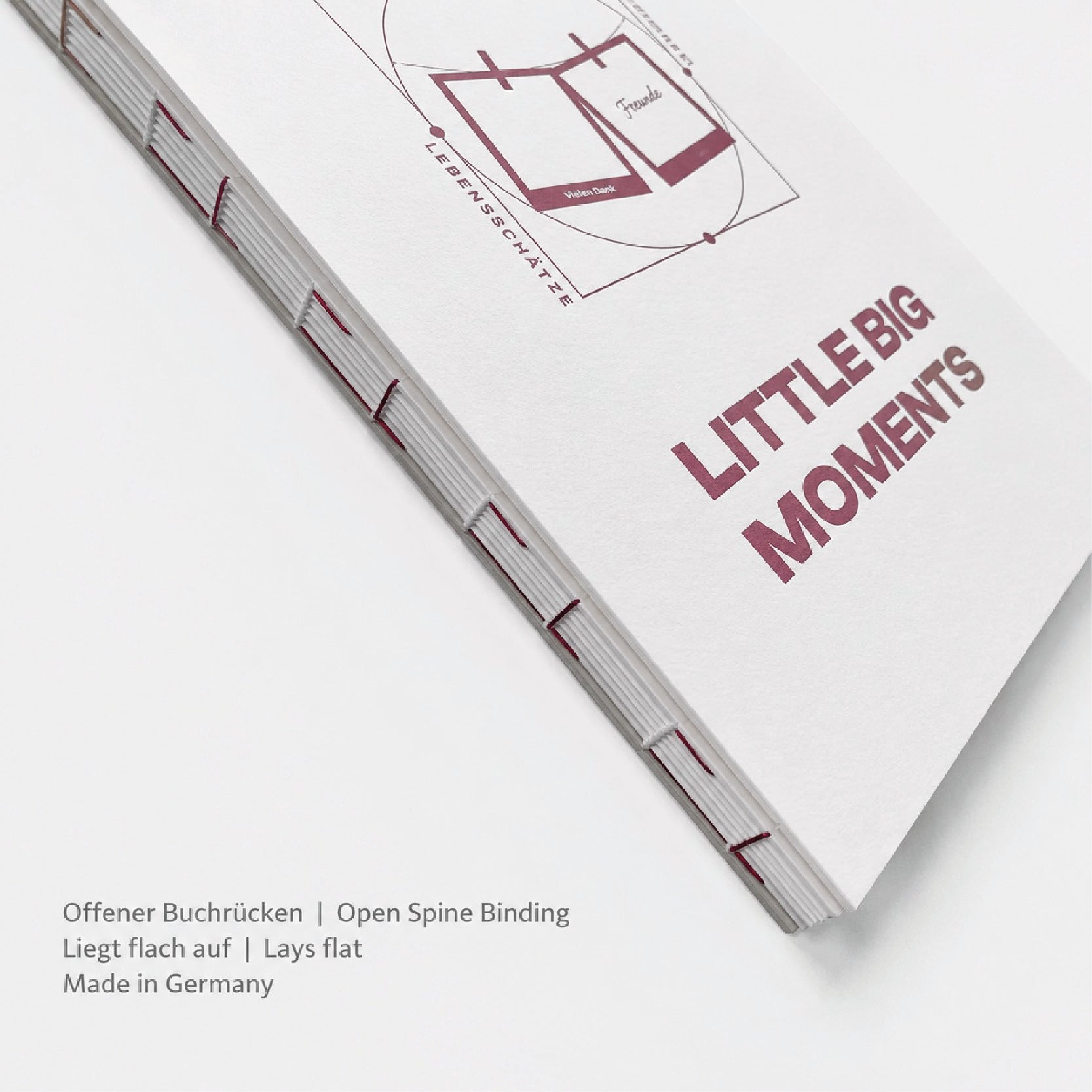 Little Big Moments Notizbuch A5 mit geprägtem Hardcover und offenem Buchrücken – liegt flach auf, Made in Germany